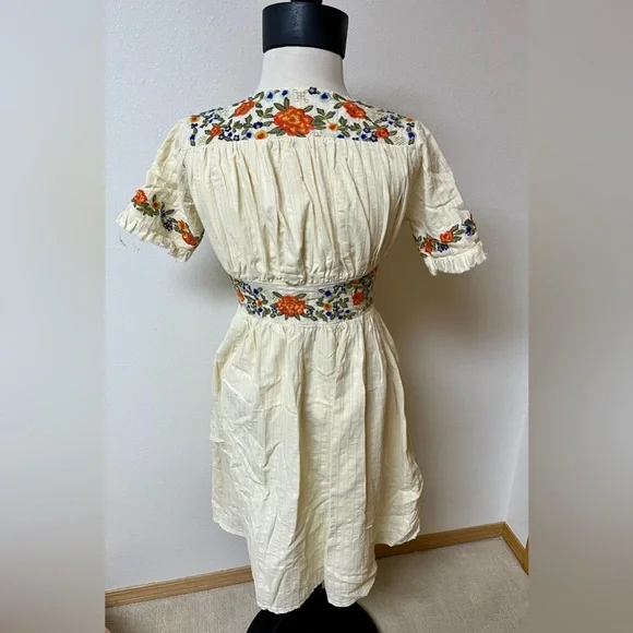Cream embroidered Cotton dress women’s size S - Picture 3 of 3